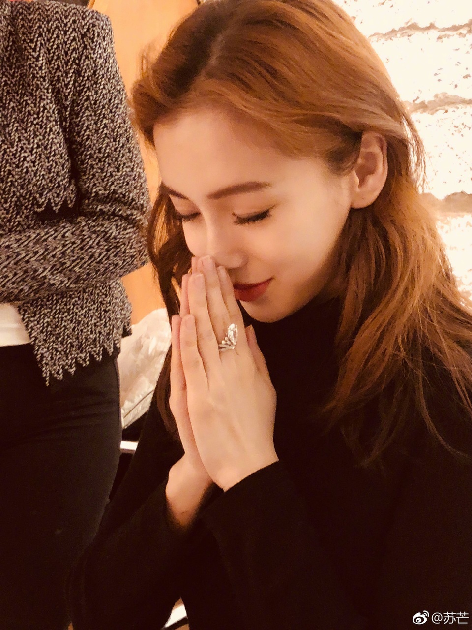 
Angelababy đã có một sinh nhật ấm áp và đáng nhớ bên Huỳnh Hiểu Minh và các đồng nghiệp tại Paris, Pháp, ngày 27/2.
