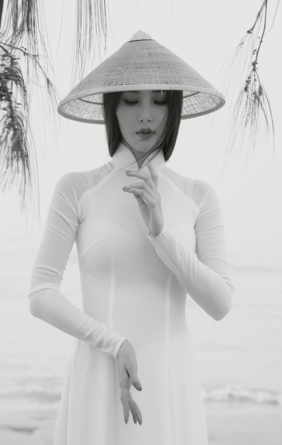 Vai diễn thể hiện góc độ khác của Diễm My, cô thủ vai Cẩm Phô mộc mạc, giản dị, vướng vào một cuộc tình tay ba không mong muốn.