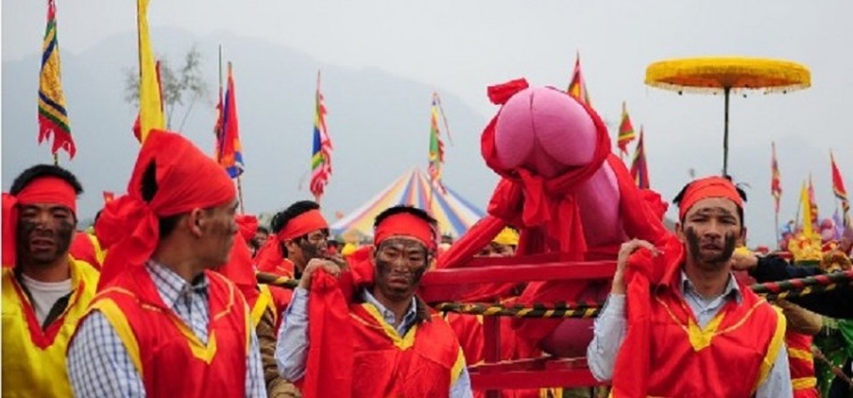 Những lễ hội cổ xưa đậm màu sắc phồn thực của người Việt - 2 Những lễ hội cổ xưa đậm màu sắc phồn thực của người Việt - 2