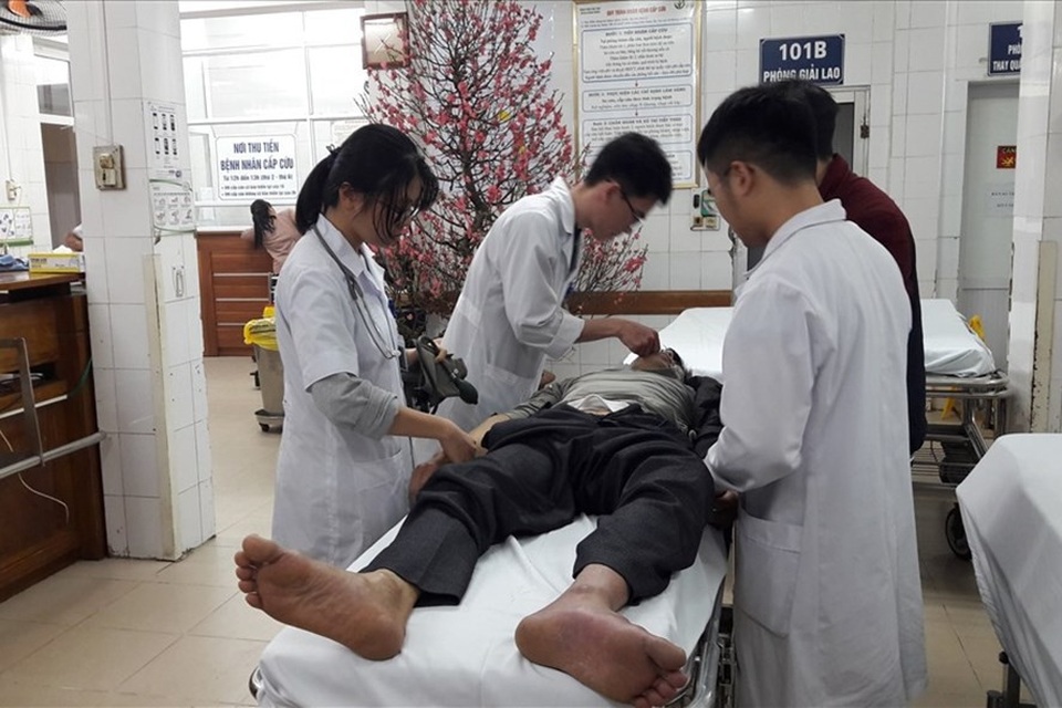 Thu nhập bác sĩ: "Người bằng hạt đậu, người bằng con bò" - 1 Thu nhập bác sĩ: "Người bằng hạt đậu, người bằng con bò" - 1