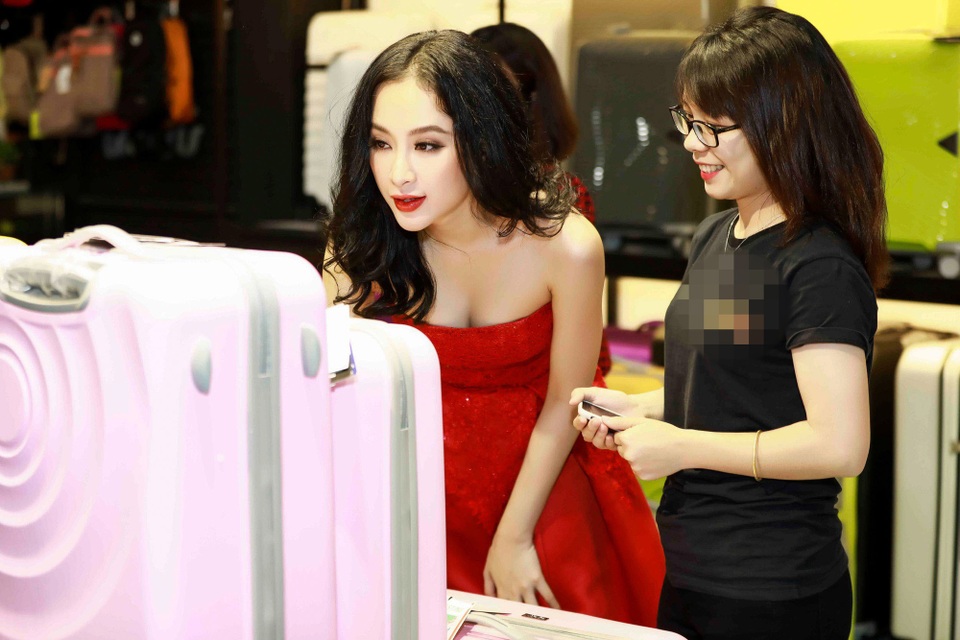 Angela Phương Trinh khoe vẻ bốc lửa sau khi nhận Bùi Tiến Dũng là “anh trai mưa” - 4 Angela Phương Trinh cho biết, cô đang chuẩn bị cho cuộc hành trình dài trong năm 2018 với những dự án bất ngờ dành riêng cho người hâm mộ.