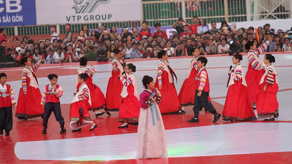 HLV Park Hang Seo: “Tôi không ngờ người Việt Nam yêu mến tôi đến vậy!” - 10 Tiết mục văn nghệ mang phong cách Hàn Quốc...