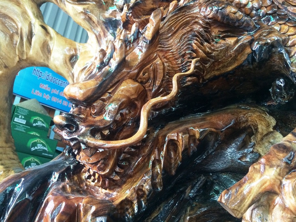 Đi mua củi, "vớ" được gốc me tây “nổi” hình rồng độc đáo - 4 Đi mua củi, "vớ" được gốc me tây “nổi” hình rồng độc đáo - 4