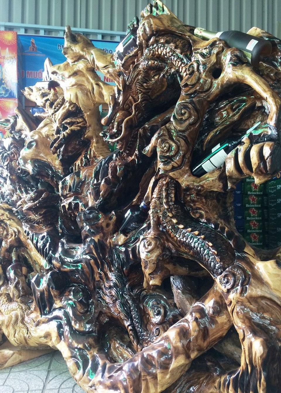 Đi mua củi, "vớ" được gốc me tây “nổi” hình rồng độc đáo - 5 Đi mua củi, "vớ" được gốc me tây “nổi” hình rồng độc đáo - 5