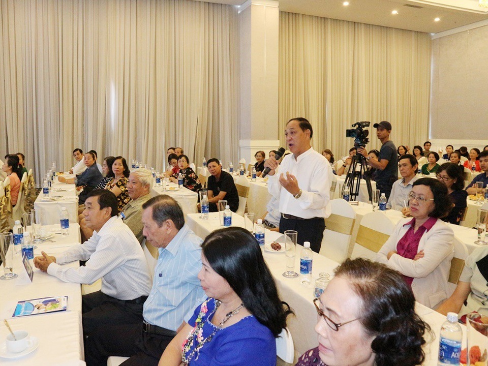 Một khán giả bày tỏ sự quan tâm tới sự kiện Hành trình Phúc An Lộc đầu tiên tại Việt Nam