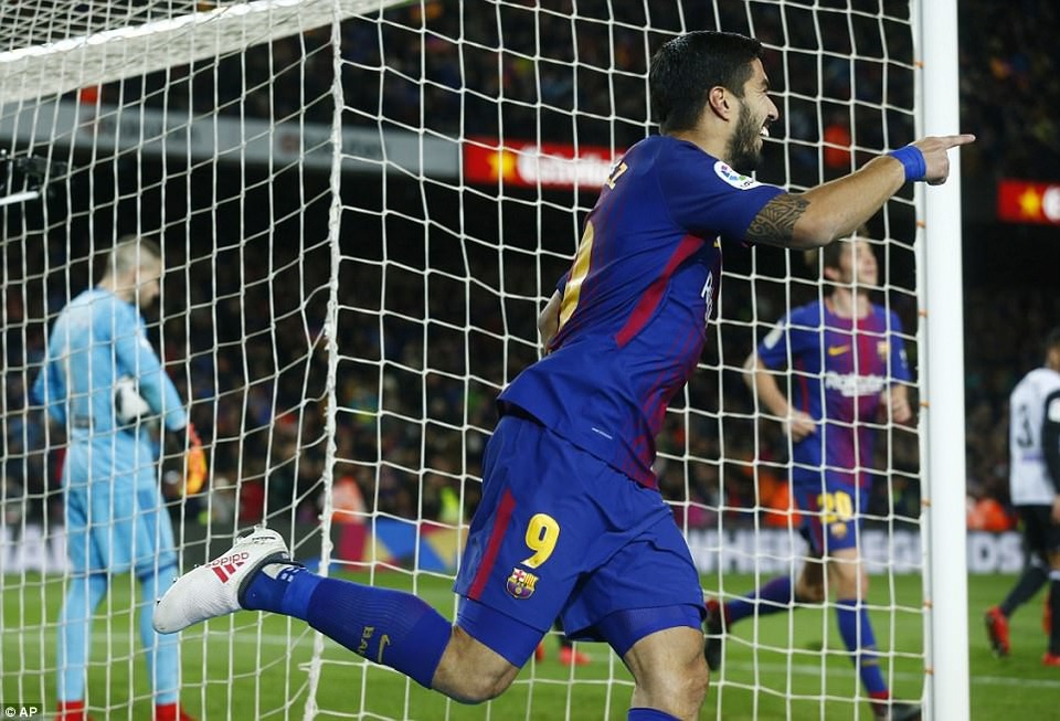 Barcelona “vượt ải” Valencia để tiến vào chung kết Cúp Nhà vua? - 1
Luis Suarez ghi bàn duy nhất vào lưới Valencia ở lượt đi