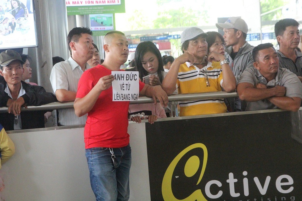 Tuy nhiên, cũng rất nhiều người sốt ruột chờ gặp lại người thân vào dịp Tết cổ truyền của dân tộc