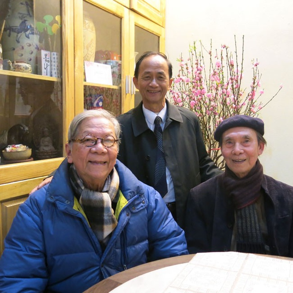 “Trái tim của cây đại thụ nền âm nhạc Việt Nam ngừng đập, tôi đau đớn quá!” - 2 Từ trái sang: Nhạc sĩ Hoàng Vân, nhạc sĩ Lân Cường và nhạc sĩ Văn Dung.
