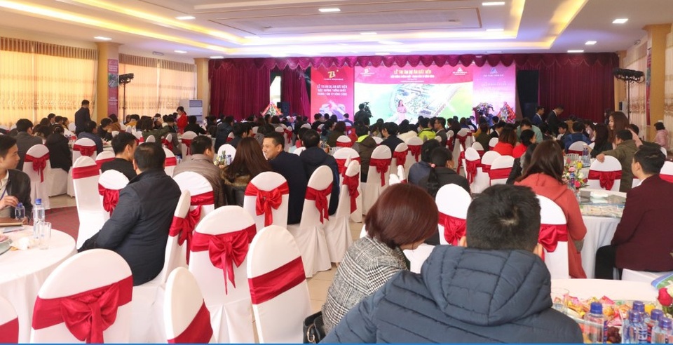 Lễ tri ân dự án đất nền Thiên Lộc Thái Nguyên thu hút hàng trăm khách tham dự - 1 Hàng trăm khách hàng tham dự chương trình “ Lễ tri ân khách hàng” dự án đất nền mặt đường Thống Nhất, tp Sông Công ngày 4/2