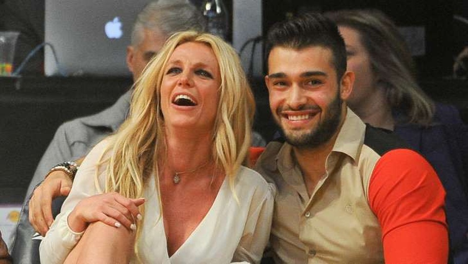 Britney Spears ca ngợi “bồ” trẻ hết lời - 1
Britney Spears đang hạnh phúc bên tình trẻ Sam Asghari.