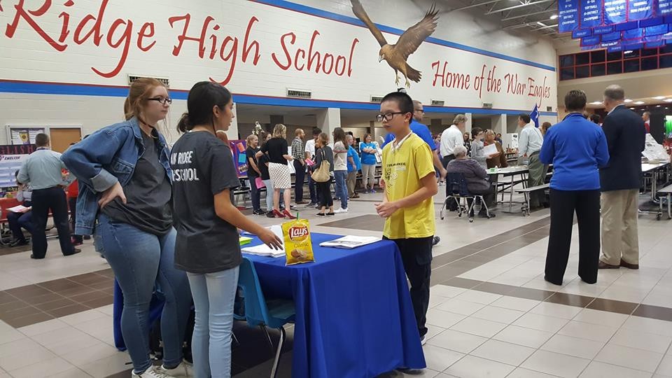 "Mắt thấy tai nghe" chuyện bắt đầu vào phổ thông trung học ở Mỹ - 1 Buổi tham quan trường mới cũng là lúc học sinh được tìm hiểu, lựa chọn môn học mình yêu thích.