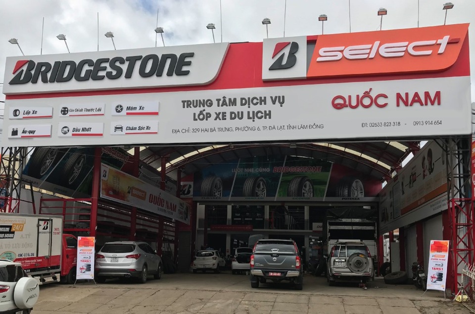 Cùng Bridgestone tạo nên những hành trình Tết an toàn - 2 Với đội ngũ kỹ thuật viên có chuyên môn cao, và máy móc hiện đại giúp phát hiện các vấn đề về lốp nhanh chóng và chính xác.
