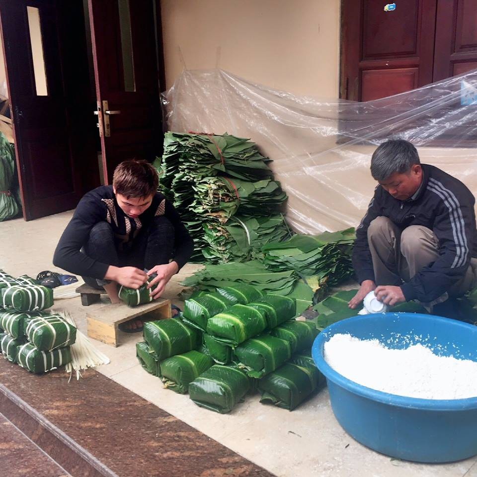 Đại sứ Peru học gói bánh chưng nhân dịp Tết - 7
Làng Tranh Khúc cung cấp một lượng lớn bánh chưng ra thị trường trong nước và nước ngoài mỗi dịp Tết Nguyên Đán.