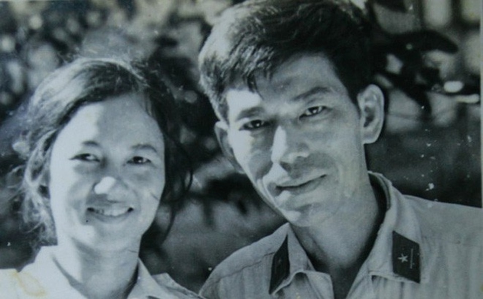 NSƯT Mai Ngọc Căn: “Mỗi lần nhìn bà ấy ăn cơm, tôi lại rơm rớm nước mắt” - 3 Nghệ sĩ Mai Ngọc Căn và vợ thời trẻ.