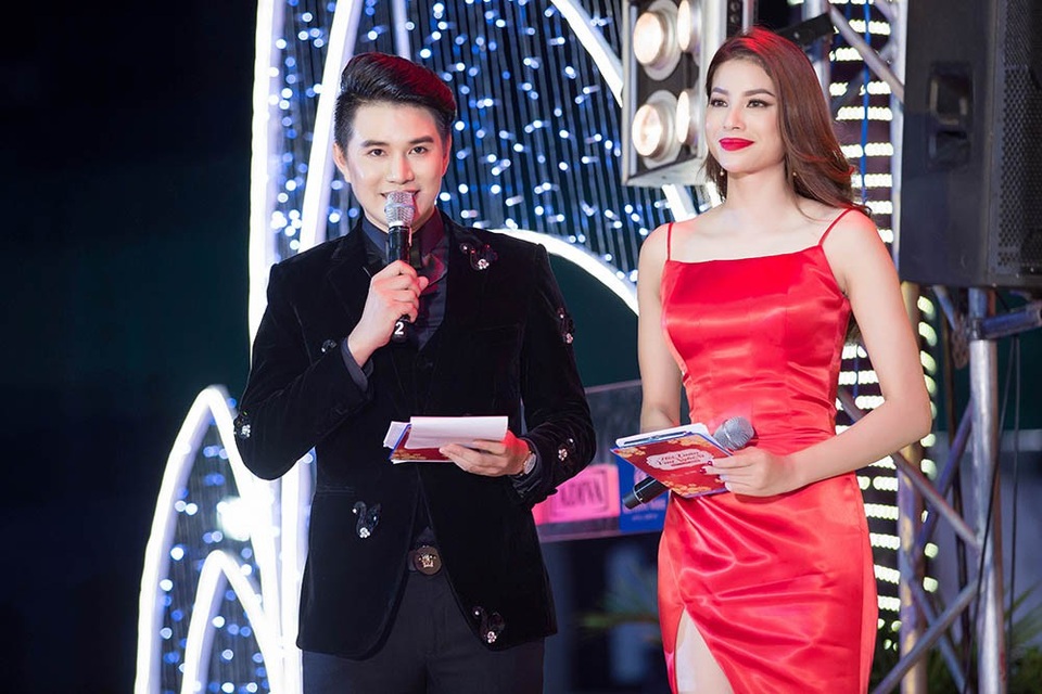 Vũ Mạnh Cường ví Phạm Hương là Nàng Xuân khi dẫn cùng - 3 Vũ Mạnh Cường ví Phạm Hương là Nàng Xuân khi dẫn cùng - 3