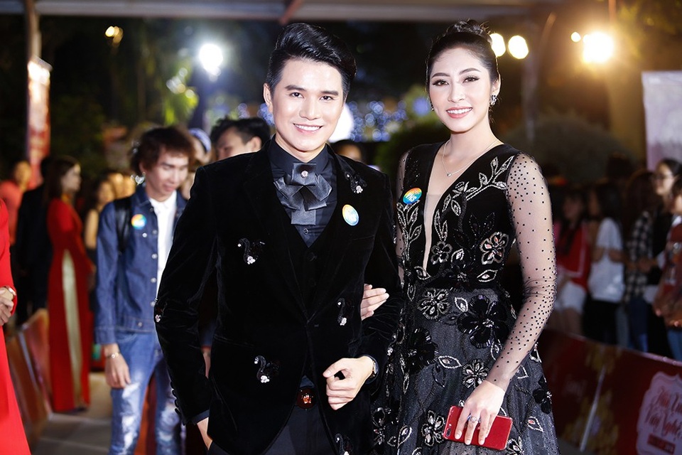 Vũ Mạnh Cường ví Phạm Hương là Nàng Xuân khi dẫn cùng - 1 Vũ Mạnh Cường ví Phạm Hương là Nàng Xuân khi dẫn cùng - 1