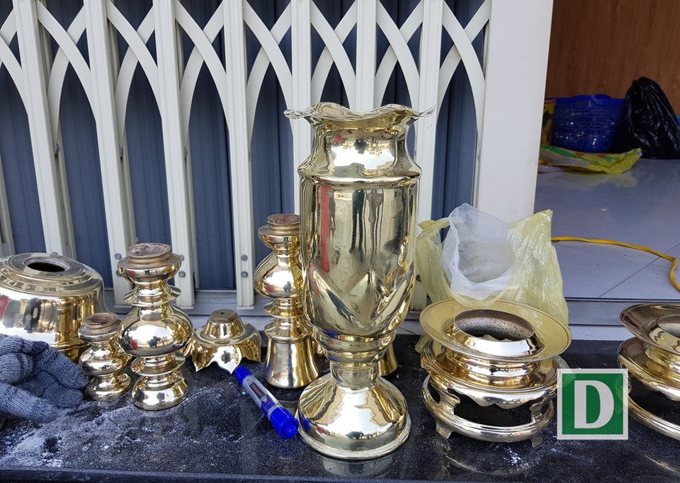 Nghề đánh bóng lư đồng ở Nha Trang đắt khách dịp Tết - 2 Nghề đánh bóng lư đồng ở Nha Trang đắt khách dịp Tết - 2