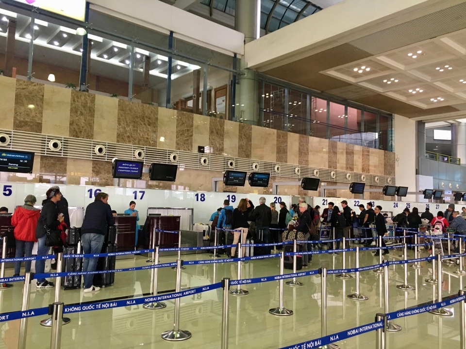 
Tại sân bay Nội Bài, dù có sự tăng đột biến về hành khách, hành lý, hàng hóa qua cảng, nhưng mức tăng vẫn chưa đạt đến giới hạn khai thác.
