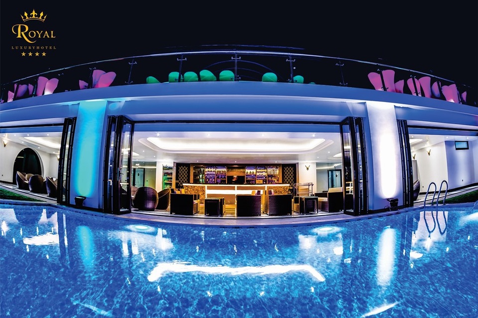 Resort 5 sao quốc tế với phong cách ấn tượng sắp có mặt tại Quảng Bình - 9 Bể bơi tầng 16