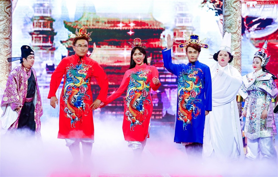 Clip cũng phần nào cho thấy tính cách của bộ ba nhà Táo. Nếu như Táo Đỏ là một người có phần nóng tính, luôn nhìn mọi việc một cách tiêu cực thì Táo Xanh đúng như cái tên, là một người luôn nhìn mọi chuyện theo chiều hướng tốt đẹp. Cũng chính vì vậy mà bộ đôi này thường xuyên cãi nhau, nhưng rất may đã có Táo Hồng dung hòa.