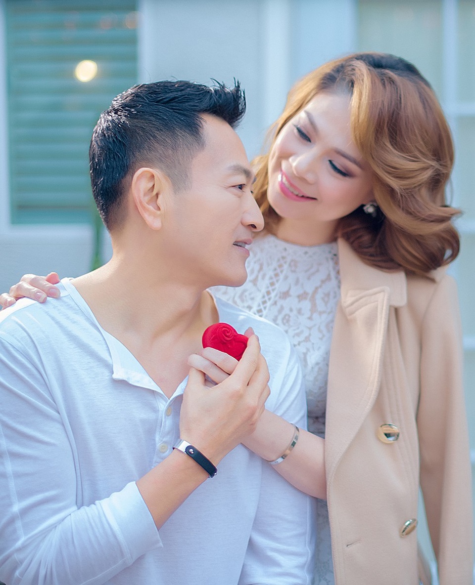 Và người bạn đời hiện tại cũng là chất xúc tác để Thanh Thảo thực hiện album phát hành trong ngày tình yêu. Thanh Thảo hát bằng chất giọng trầm khàn tha thiết, rất tình cảm và đủ trải nghiệm để người nghe cảm nhận cô đã đặt để hết tình cảm của mình trong từng ca khúc.