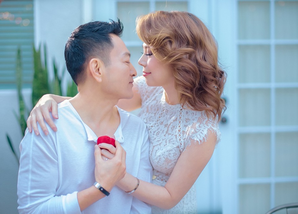 Tom - bạn trai Thanh Thảo hiện là một doanh nhân thành đạt với nhiều công ty lớn trong lĩnh vực nha khoa tại Mỹ và Việt Nam.