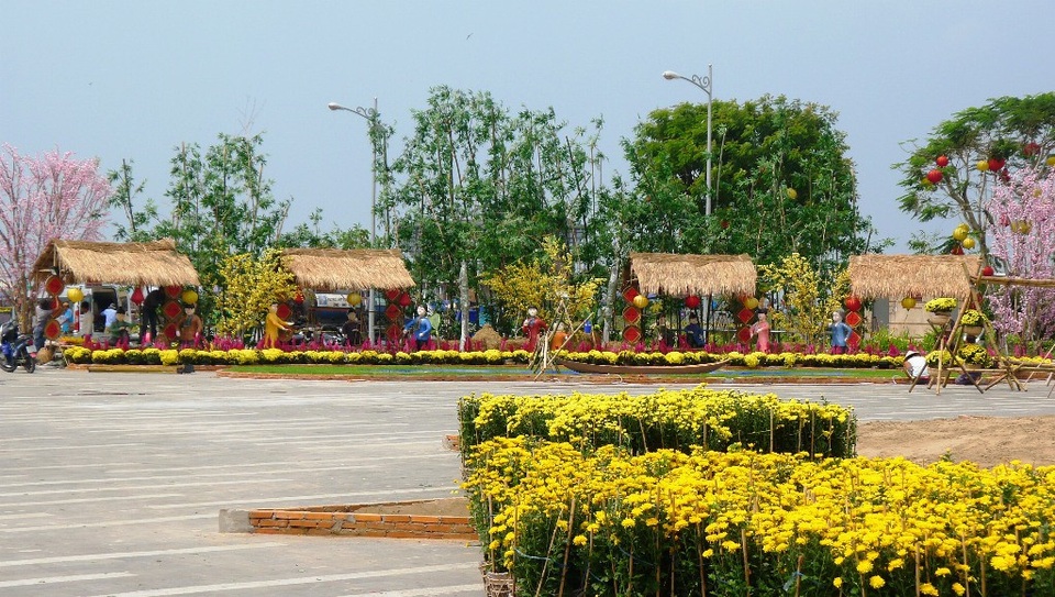 Chiêm ngưỡng đường hoa Xuân ở thành phố biển miền Tây - 7 Chiêm ngưỡng đường hoa Xuân ở thành phố biển miền Tây - 7