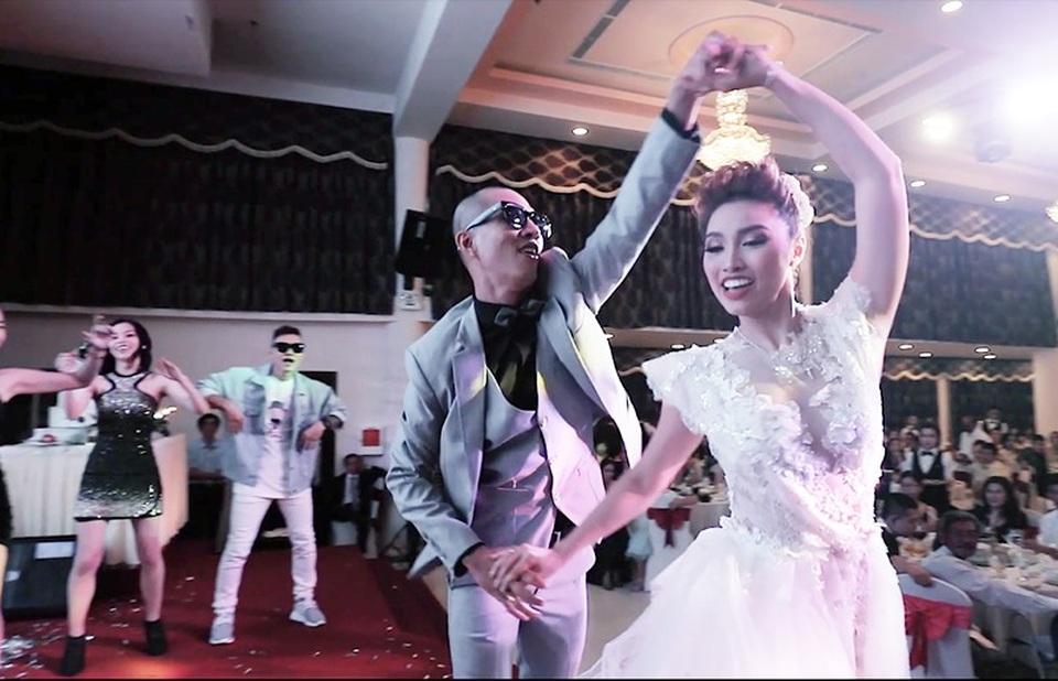 Bước nhảy tình yêu của cặp đôi “Mây - Núi” - 9 Bước nhảy tình yêu của cặp đôi “Mây - Núi” - 9