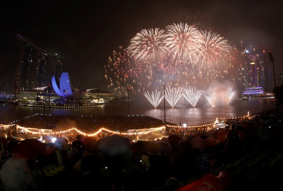 Thế giới mở "đại tiệc" pháo hoa đón năm 2018 - 7
(Ảnh: Reuters)