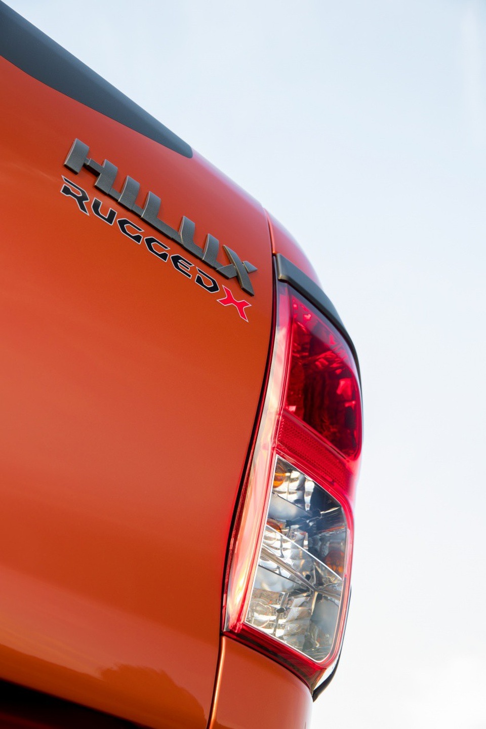 Có những Toyota Hilux "khác" - 9 Có những Toyota Hilux "khác" - 9