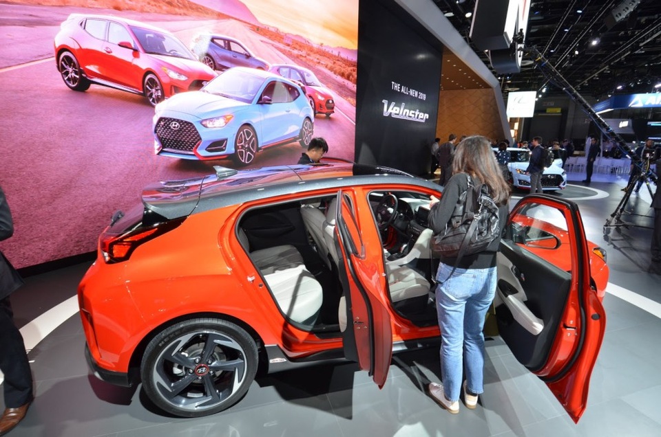 Hyundai Veloster thế hệ mới - Không bớt "dị" - 6