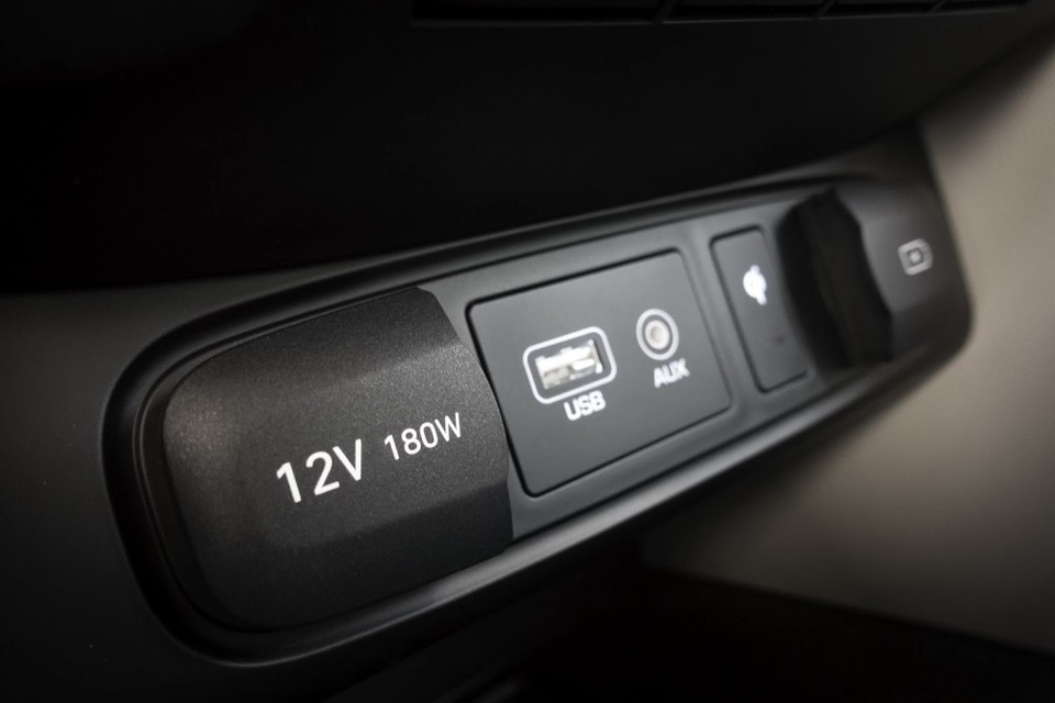 Hyundai Veloster thế hệ mới - Không bớt "dị" - 16