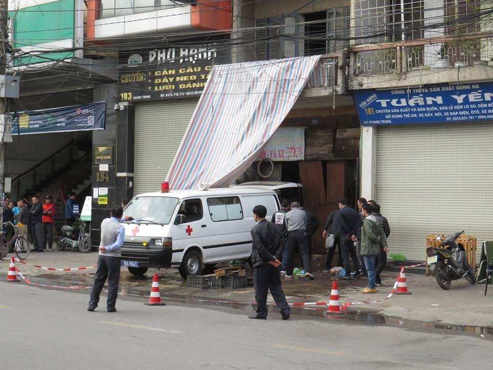 Người đàn ông tẩm xăng tự thiêu trong nhà - 1 Ngôi nhà xảy ra vụ người đàn ông tẩm xăng tự thiêu dẫn đến tử vong ngay tại tầng 1