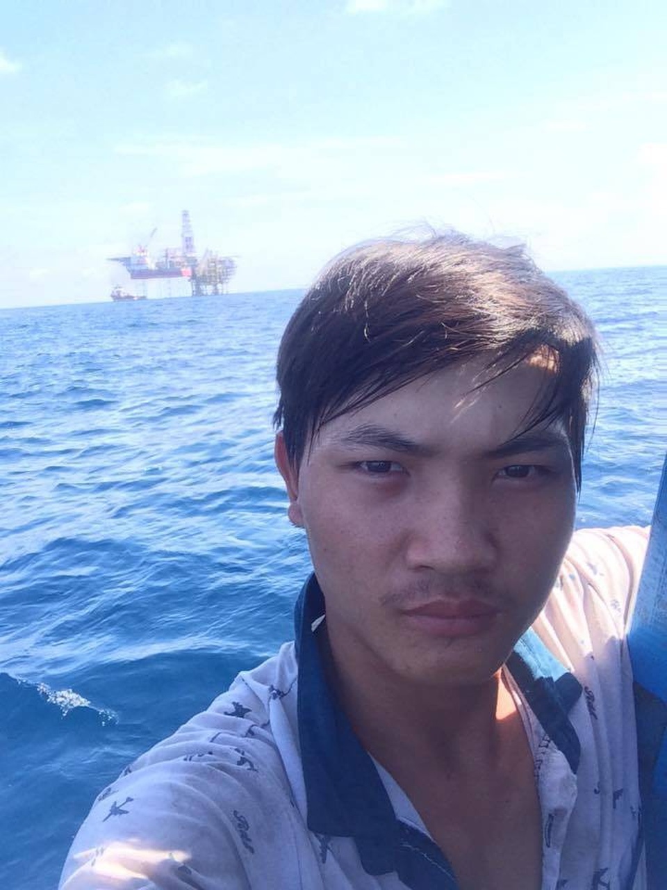 Thanh niên mất tích bí ẩn khi đi đánh cá trên biển - 1 Anh Nguyễn Văn Lộc (20 tuổi, trú xã Vinh Thanh, huyện Phú Vang, tỉnh Thừa Thiên Huế) bị mất tích bí ẩn tại vùng biển cách cửa Thuận An 32 hải lý khi (ảnh: gia đình nạn nhân cung cấp)