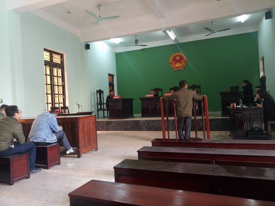 Không kết được tội "Cố ý gây thương tích" lại chuyển sang tội "Gây rối trật tự công cộng”? - 2 Sau 3 năm, Hoàn được giải oan tội Cố ý gây thương tích nhưng lại bị kết tội Gây rối trật tự công cộng