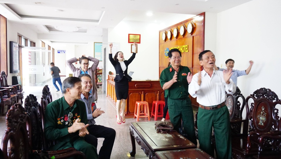 Hàng triệu người vỡ òa sau loạt đá luân lưu của U23 Việt Nam - 12 Hàng triệu người vỡ òa sau loạt đá luân lưu của U23 Việt Nam - 12