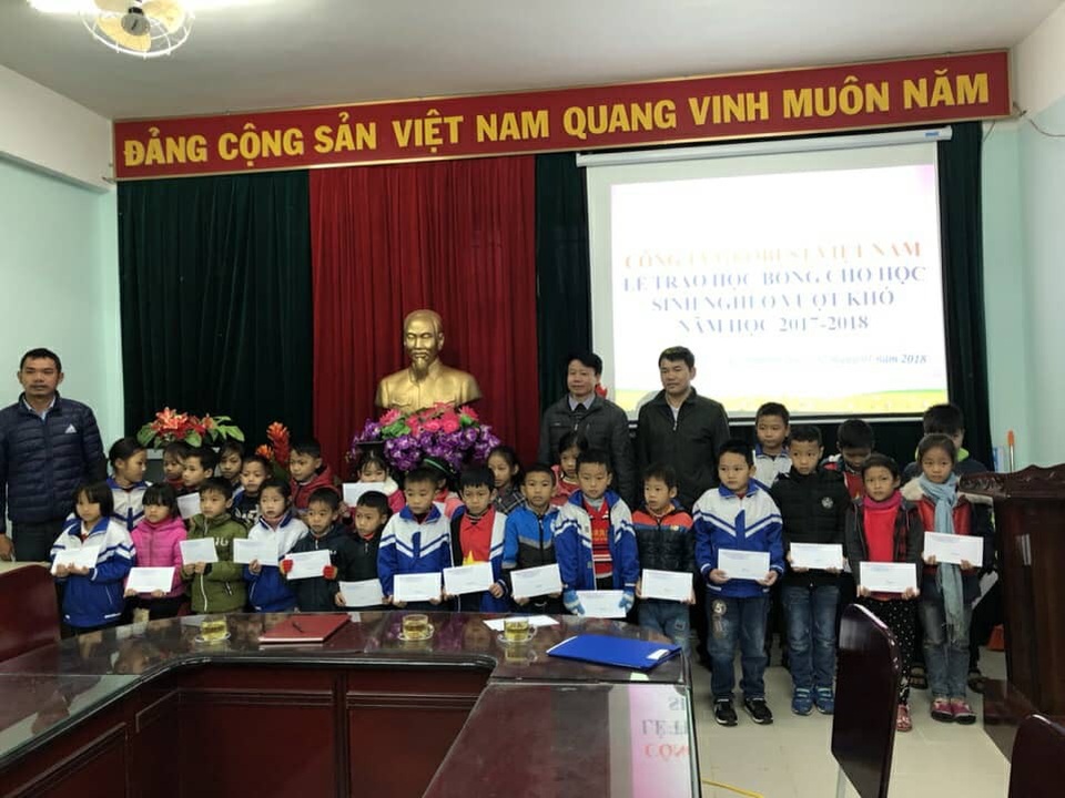 Grobest Việt Nam trao 230 suất học bổng đến học sinh nghèo Hà Tĩnh - 2 30 em học sinh của Trường Tiểu học Kỳ Nam nhận học bổng của Công ty Grobest Việt Nam.