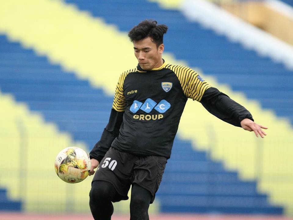Ông Trịnh Văn Quyết thưởng nóng U23 Việt Nam 1 tỷ và thủ môn Tiến Dũng 500 triệu đồng. - 2
Thủ môn FLC Thanh Hóa là người hùng của U23 Việt Nam