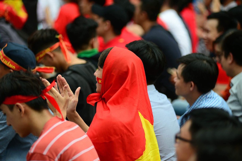 Hàng triệu người vỡ òa sau loạt đá luân lưu của U23 Việt Nam - 27 Hàng triệu người vỡ òa sau loạt đá luân lưu của U23 Việt Nam - 27