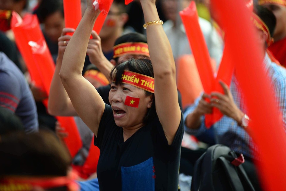 Hàng triệu người vỡ òa sau loạt đá luân lưu của U23 Việt Nam - 26 Hàng triệu người vỡ òa sau loạt đá luân lưu của U23 Việt Nam - 26