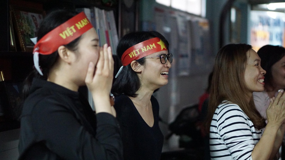 Hàng triệu người vỡ òa sau loạt đá luân lưu của U23 Việt Nam - 9
Rơi nước mắt sau bàn gỡ hòa 2-2 đẹp như vẽ của U23 Việt Nam (Ảnh: Phú Thọ)