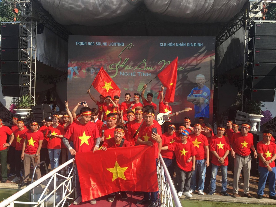 Hàng triệu người vỡ òa sau loạt đá luân lưu của U23 Việt Nam - 42 Hàng triệu người vỡ òa sau loạt đá luân lưu của U23 Việt Nam - 42
