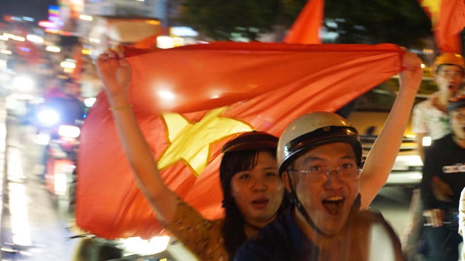 Mọi ngả đường tê liệt sau chiến thắng "không tưởng" của U23 Việt Nam - 29 Mọi ngả đường tê liệt sau chiến thắng "không tưởng" của U23 Việt Nam - 29