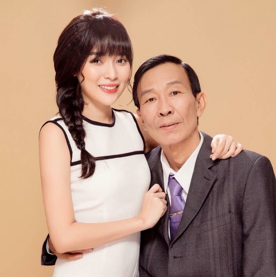 Cao Thái Hà trải lòng cú sốc bố mất sau thời gian dài chiến đấu với ung thư - 1 Hình ảnh của Cao Thái Hà và bố trước đây.