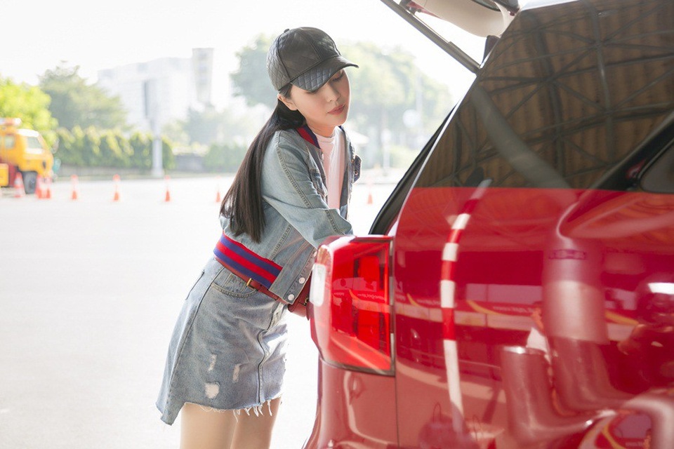 Cao Thái Hà trải lòng cú sốc bố mất sau thời gian dài chiến đấu với ung thư - 4 Với Cao Thái Hà, dù trong hoàn cảnh nào cô đều chọn cách mạnh mẽ đối diện và hoàn thành trọn vẹn tâm nguyện của người thân cùng gia đình.
