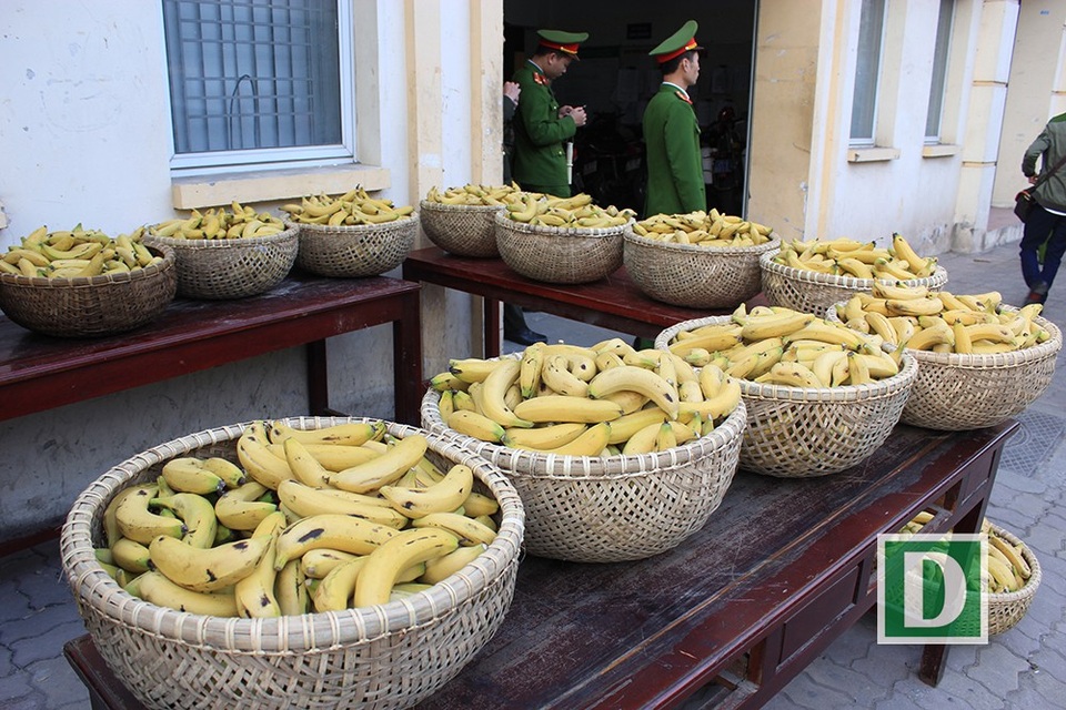 Rất nhiều chuối dùng để làm lộc phát cho những người tới dự lễ cầu an, giải hạn.