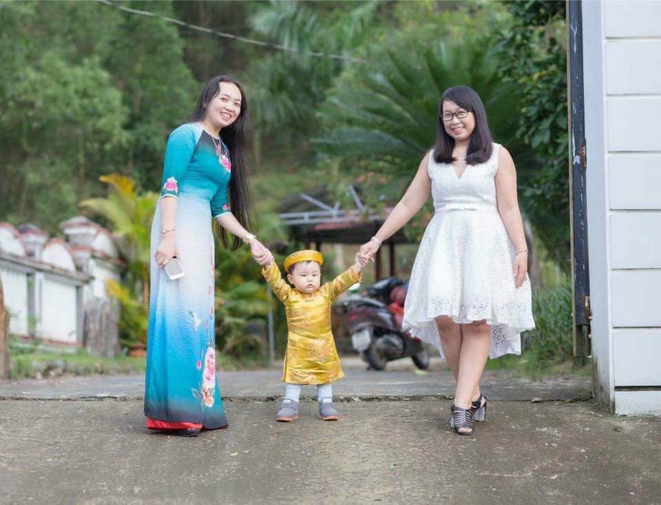 Cô giáo trẻ đánh cược tính mạng mang thai hộ cho chị - 2 Bé Kem hạnh phúc bên mẹ và dì (Ảnh NVCC)