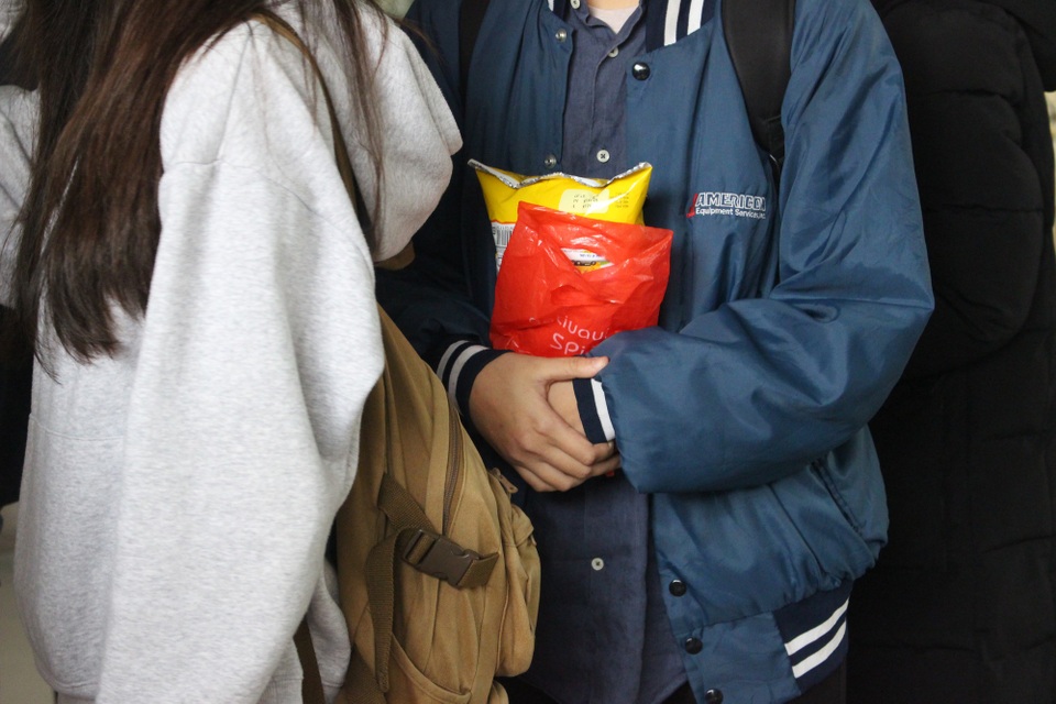 Chung tay trao Tết muộn yêu thương - 4