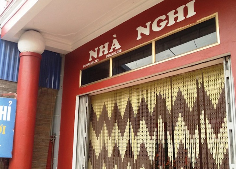 Khách sạn, nhà nghỉ “trúng quả” trong lễ hội Khai ấn đền Trần - 3 Những nhà nghỉ ở quanh phường Lộc Vượng cũng phải chối khéo khách vì đã kín phòng