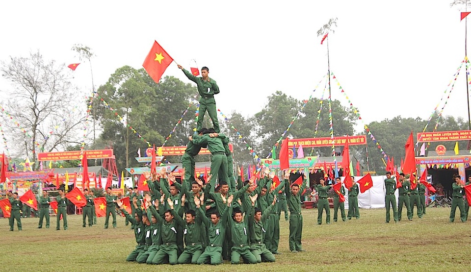 Thót tim xem các chiến sĩ trinh sát bay qua vòng lửa - 7 Thót tim xem các chiến sĩ trinh sát bay qua vòng lửa - 7